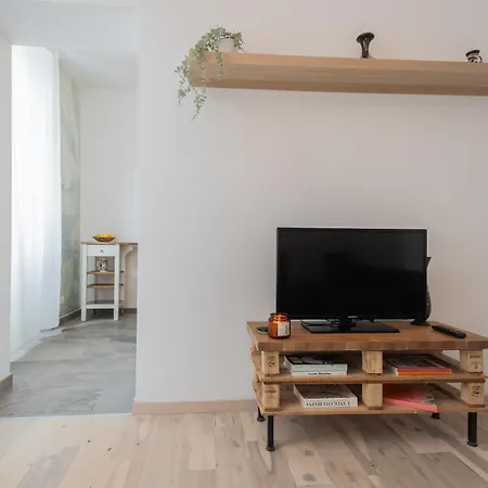 Old Court Hideaway By Rent Apartmán